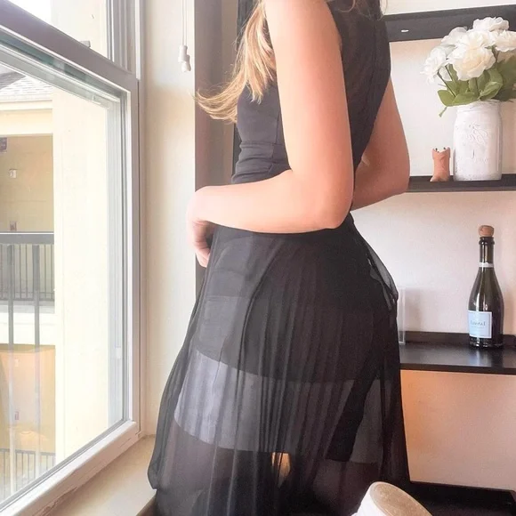 Elegant Black Sheer Evening Dress - Picture 6 of 7